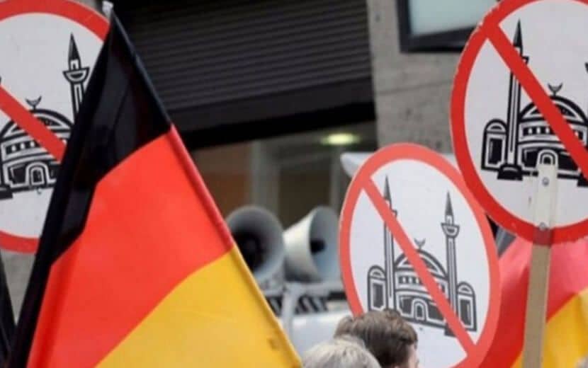Almanya’da Müslümanlar Tehdit Edildi