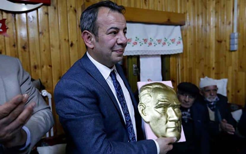 Irkçı Belediye Başkanı Tanju Özcan’a Soruşturma