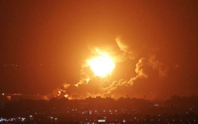 ABD ve İngiltere, Ticaret Tehlikeye Girince Yemen'i Vurdu