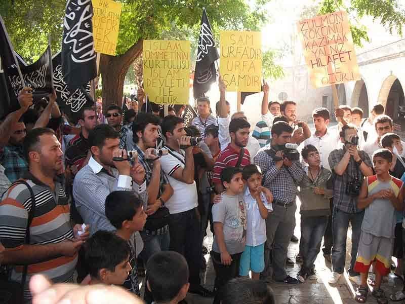 Köklüdeğişim Şanlıurfa'da, Arakan Ve Suriye Kıyımını Basın Açıklamasıyla Kınadı