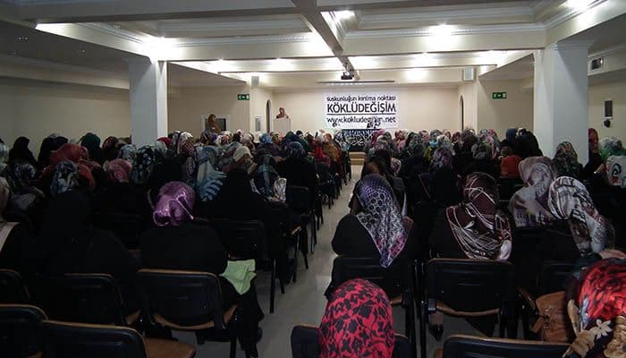 Köklüdeğişim'den 'tarih, Toplum Ve Dava Bağlamında Kadın Konferansı' 