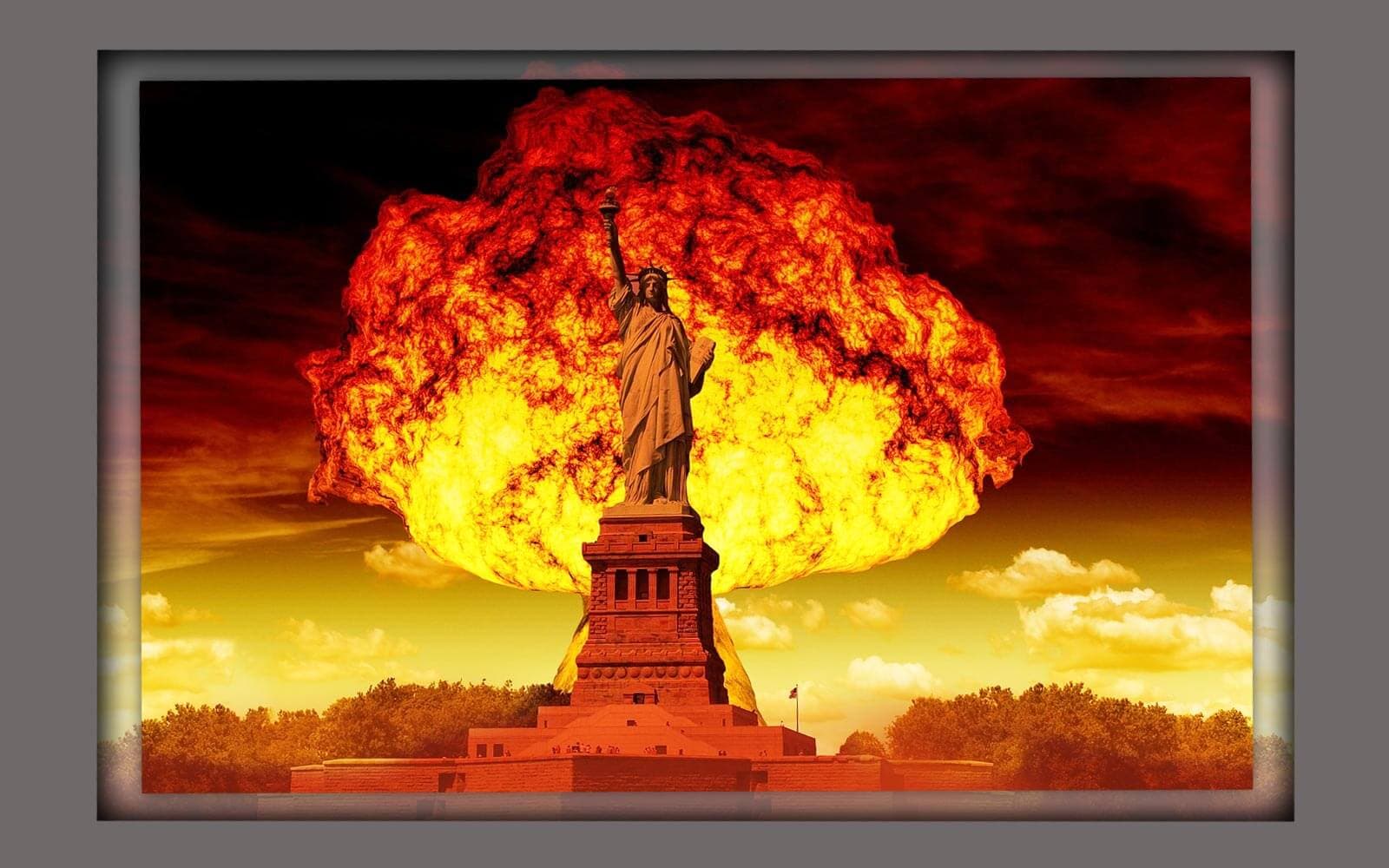 Yaklaşma! Az İleride Demokrasi Var