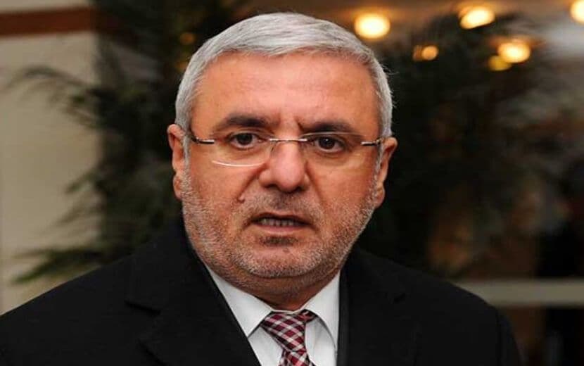 Metiner: “Meclis’te İsraf Had Safhada”