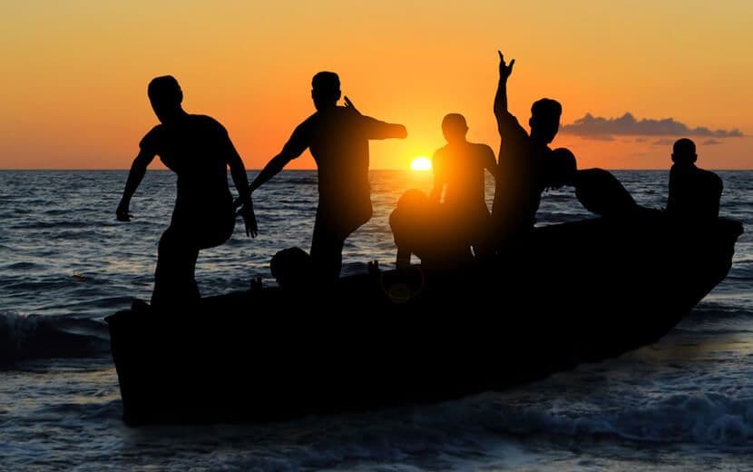 Yunan Polisi Göçmenleri Yarı Çıplak Geri Gönderdi