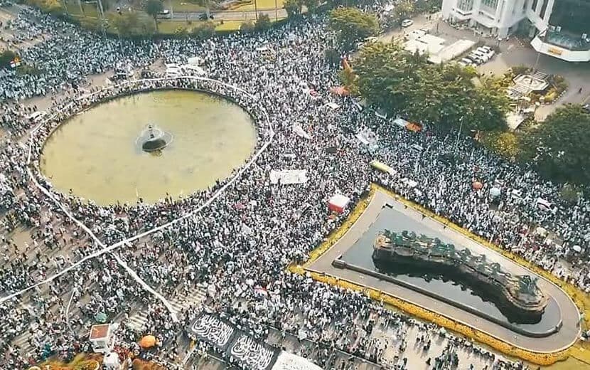Cakarta’da “Kelime-i Tevhid” Cuması