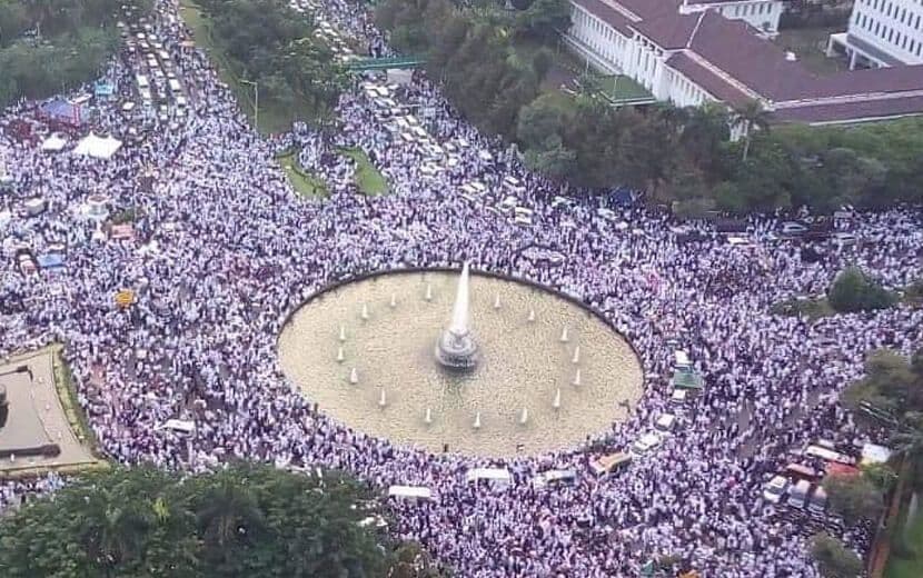 Endonezya’da 5 Milyonluk Tevhid Yürüyüşü