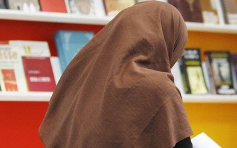 Almanya Başörtüsünü Tartışıyor