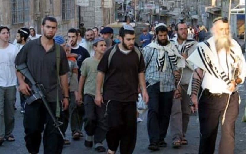 El-Halil’de Filistinli Müslümanların Evleri Taşlandı