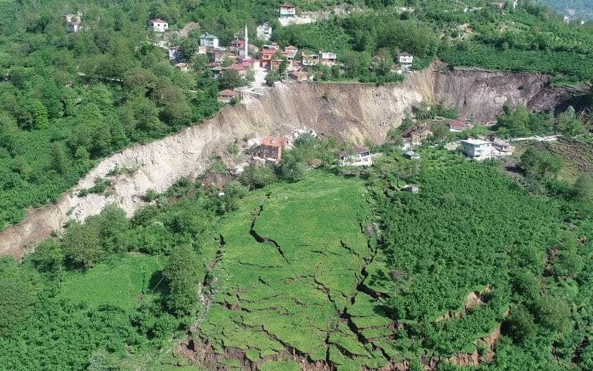Ordu’da Heyelan: 15 Bina Yıkıldı