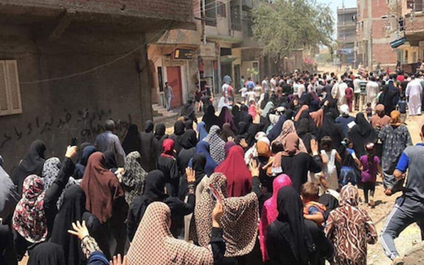 Mursi Apar Topar Defnedildi