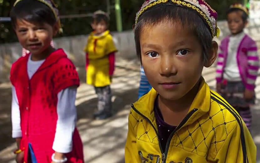 Çin, Uygurlu Müslümanların Çocuklarını Ailesinden ve Dininden Koparıyor