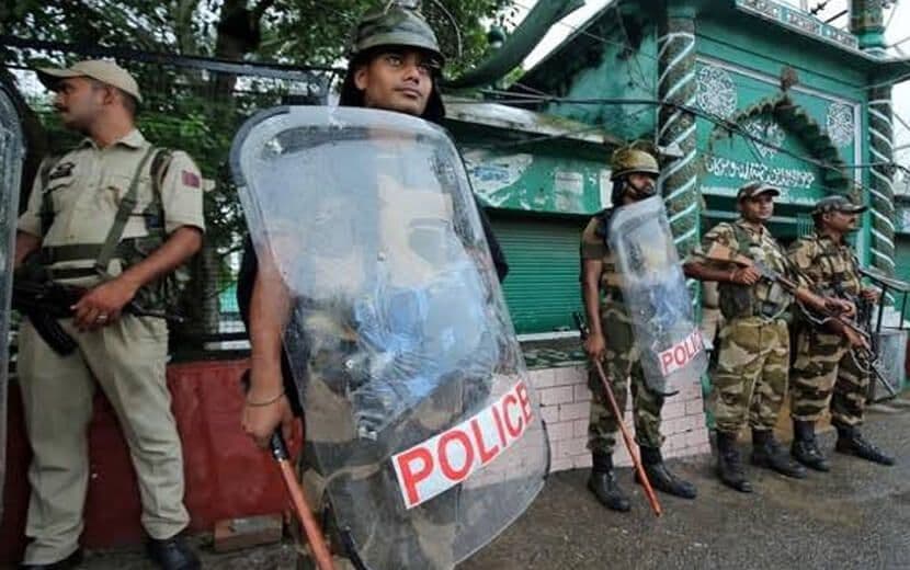 Hindistan Keşmir’de Cuma Namazına İzin Vermiyor!