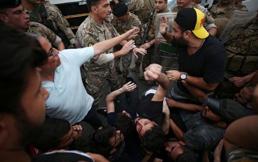 Lübnan Yönetimi, Esed’in Zulümlerini Uyguluyor!