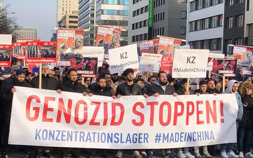 Almanya’da Müslümanlar Doğu Türkistan İçin Yürüdü