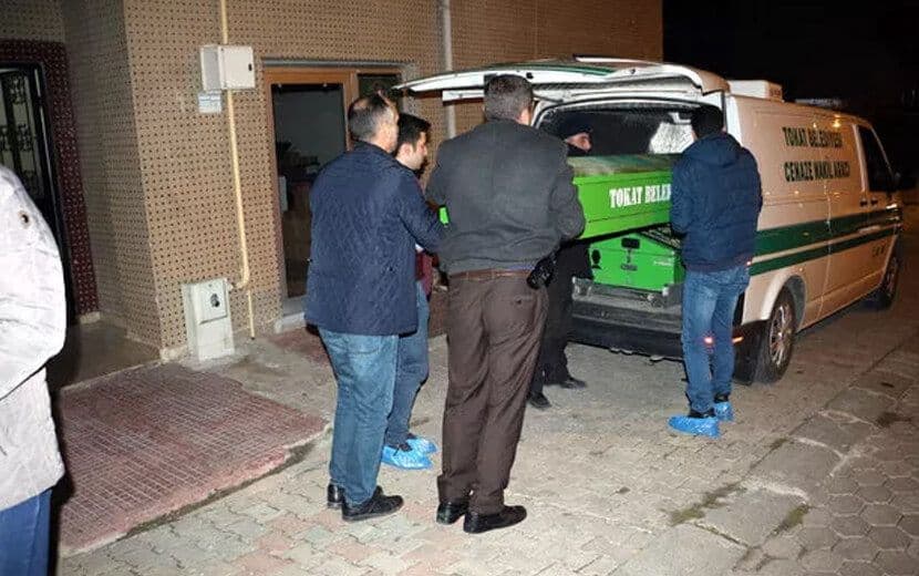 Öğretmen, Oğlunu Öldürüp İntihar Etti