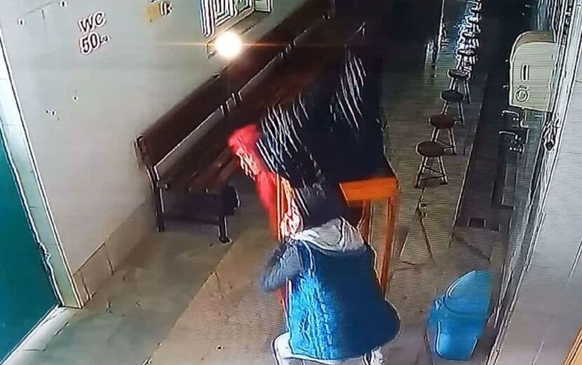 Nereden Nereye: Camideki Yardım Kutusunu Çaldılar