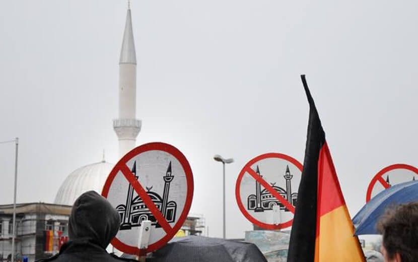 Almanya’daki Camilerde Katliam Planı