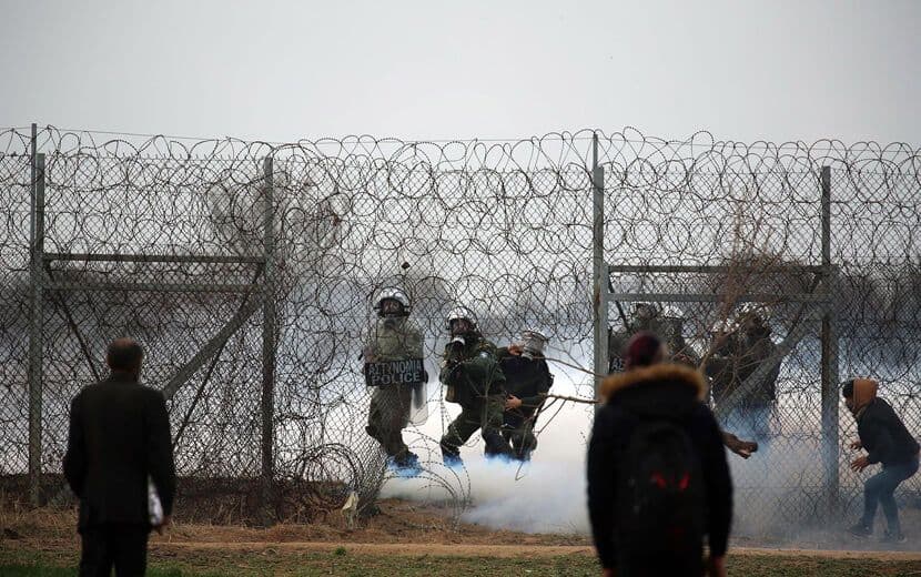 Demokrasinin Maskesi Yunan Sınırında Düştü!