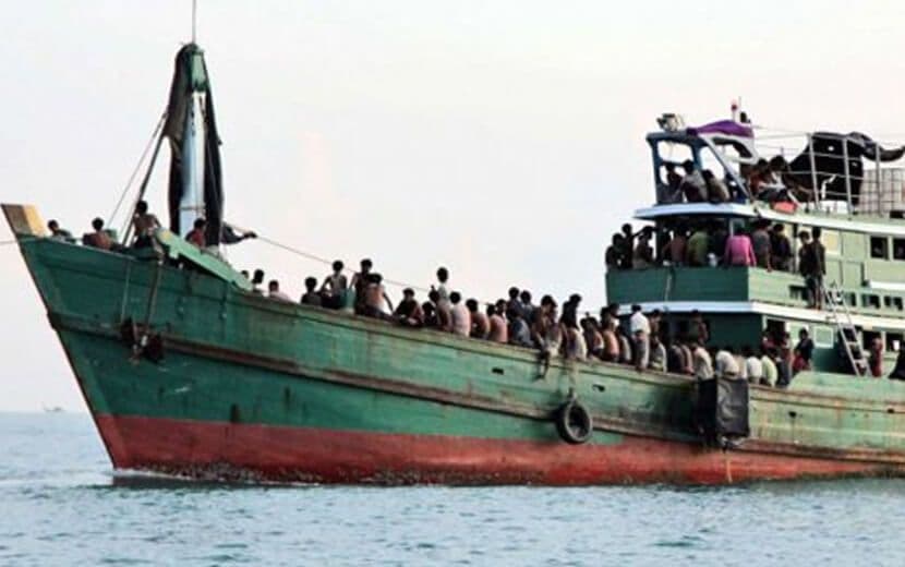 Binden Fazla Arakanlı Müslüman Denizde Mahsur Kaldı!