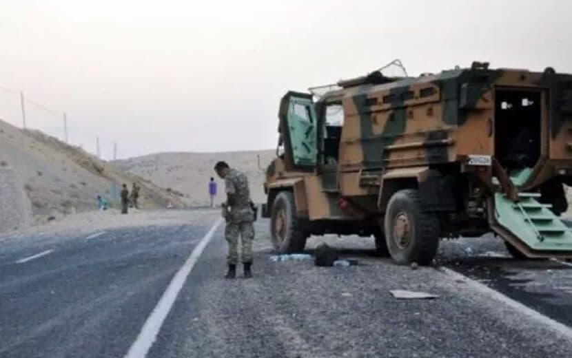 Siirt’te Askeri Araç Devrildi