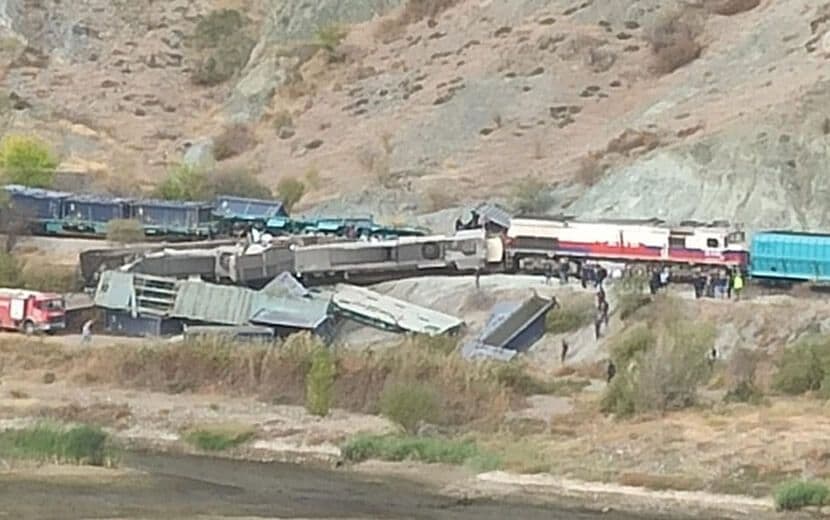 Ankara’da İki Yük Treni Çarpıştı: 2 Ölü