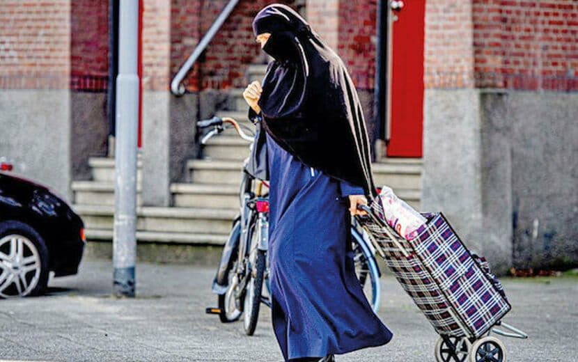 İsviçre de ‘İslam Karşıtı’ Skandal Referandum!