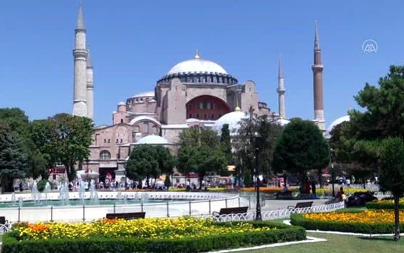 Tam Kapanma: Vatandaş Değil, Turist Olmak Avantajlı!