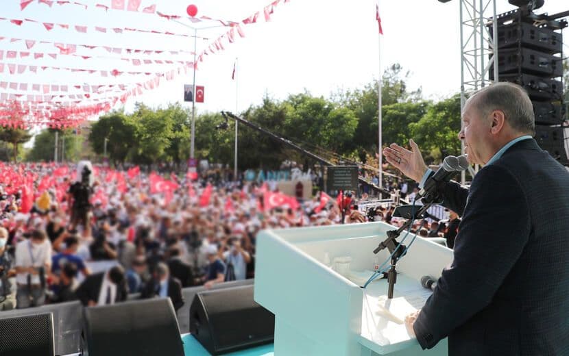 Erdoğan Diyarbakır’da HDP ve Millet İttifakı’na Yüklendi