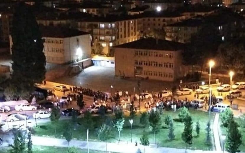 Irkçı Siyasiler Hedefine Ulaştı: “Suçlu Bizden Değil Hücum!”