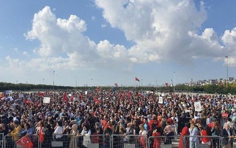 Maltepe’de Binlerce Kişi Aşı ve PCR Dayatmasına Karşı Buluştu