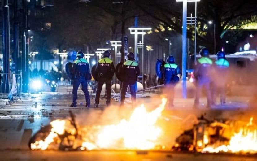 Hollanda’da Kovid Protestosu Çatışmaya Dönüştü: ‘Acil Durum’ İlan Edildi!