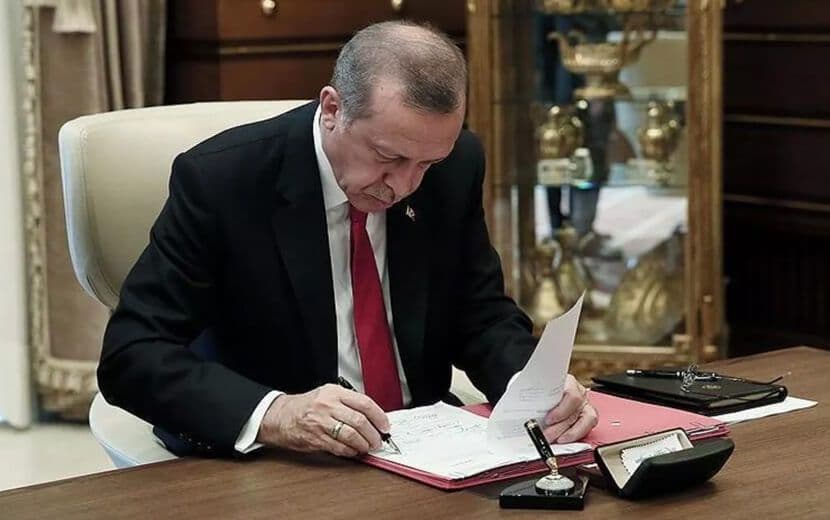 Erdoğan, Maliye Bakanı Yardımcılarını Görevden Aldı
