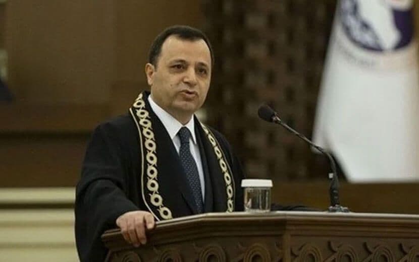 AYM Çıkmazda: Önünde 95 Bin Başvuru Var