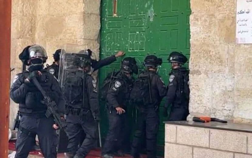 Kınamalarla Büyüyen İşgalci Yahudi Varlığı Mescid-i Aksa’ya Saldırdı