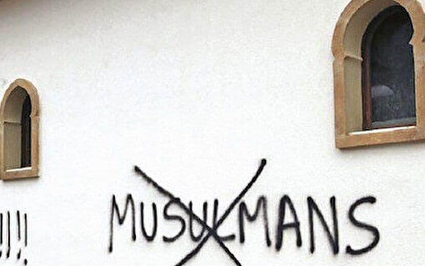 Fransa’da Bir Cami Daha Saldırıya Uğradı