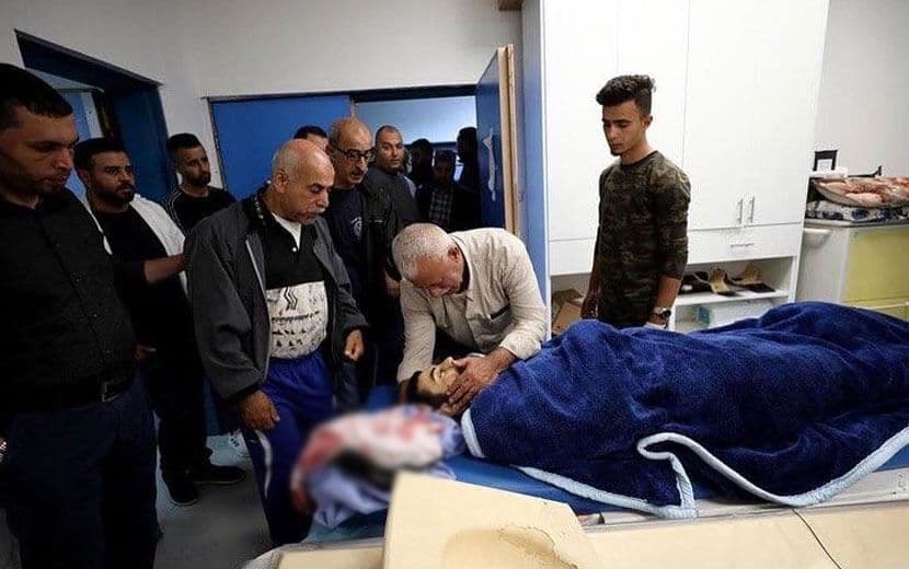 Yahudi Gaspçılar Filistinli Genci Bıçaklayarak Katletti