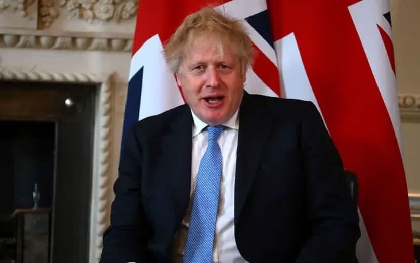 İngiltere’de Hükümet Krizi: Johnson İstifa Ediyor