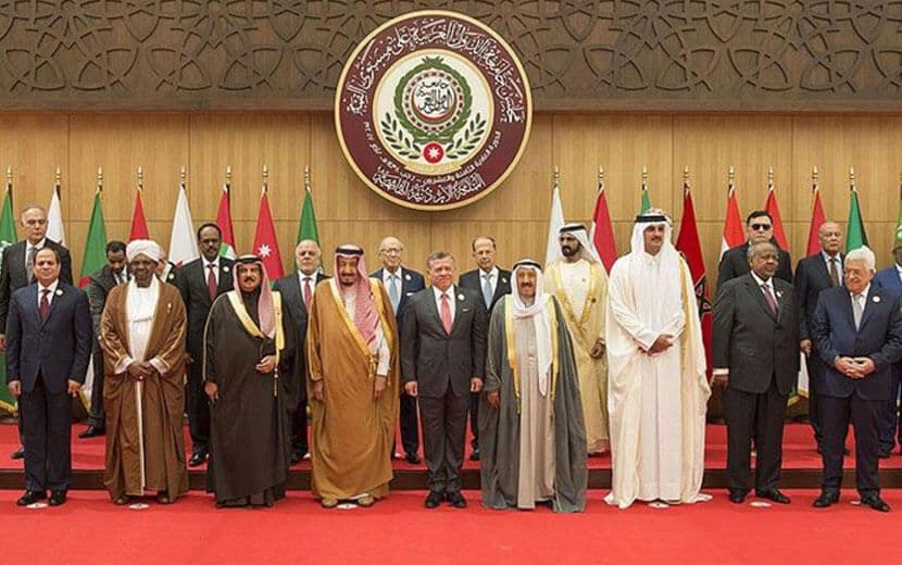 İslam Beldelerindeki İş Birlikçi Yönetimler Sömürgeci Kraliçeleri İçin Yas İlan Etti