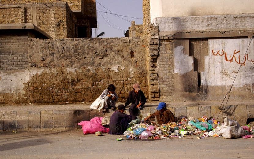 Borç Batağındaki Pakistan IMF’ye Başvurdu