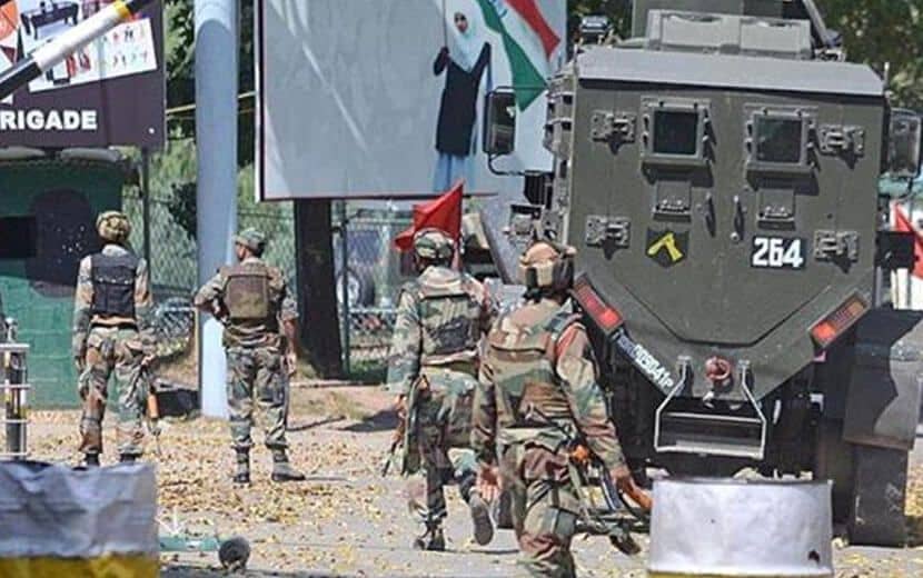 Hindistan’dan Keşmir’de 30 Gözaltı!