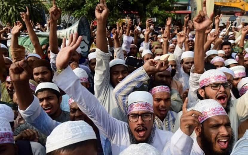 Bangladeş’te “İslam’a Hakaret” Halkı Sokağa Döktü: 4 Ölü