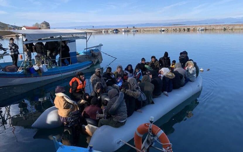 Yunan ‘Mültecilerin Kıyıya Çıkmasına’ İzin Vermiyor