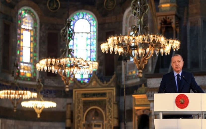 Ayasofya Bir Kararname İle Açılabilirdi