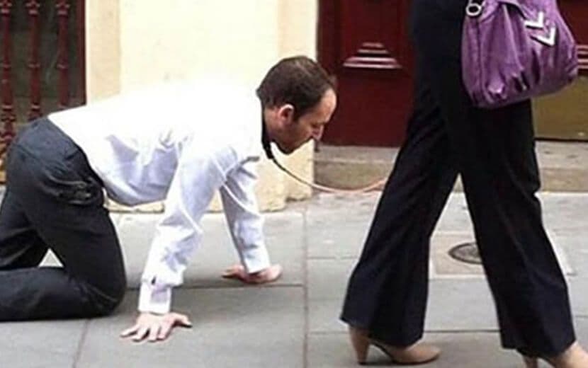 Batı’nın Muasır Medeniyeti: Kocasına Tasma Takıp Gezdirdi!