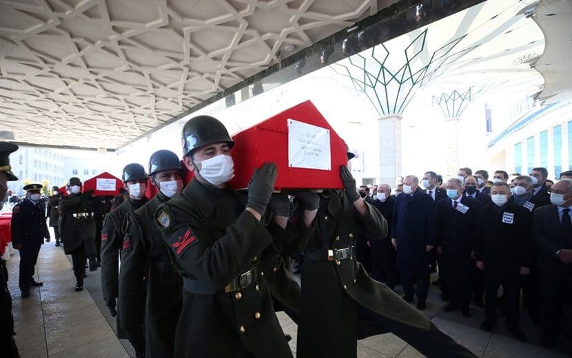 Bitlis’te Helikopter Kazası: 11 Asker Ebediyete Uğurlandı