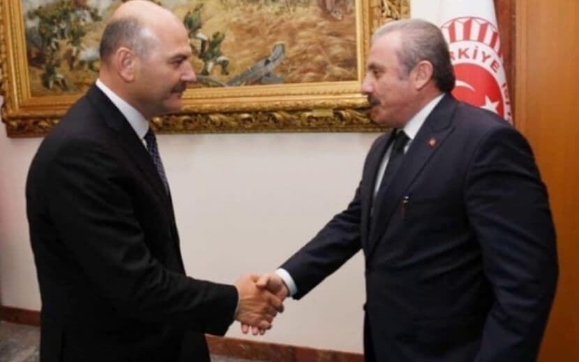 Mafyadan 10 Bin Dolar Rüşvet Alan Siyasetçinin İsmi Açıklanmıyor