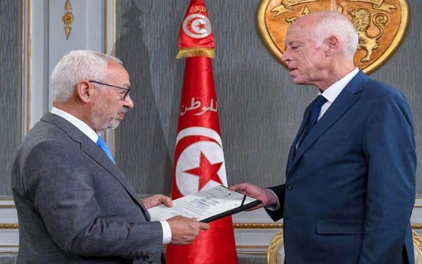 Tunus’un Laik Diktatörü Said, Kararnamelerle Halkın Gözünü Boyuyor