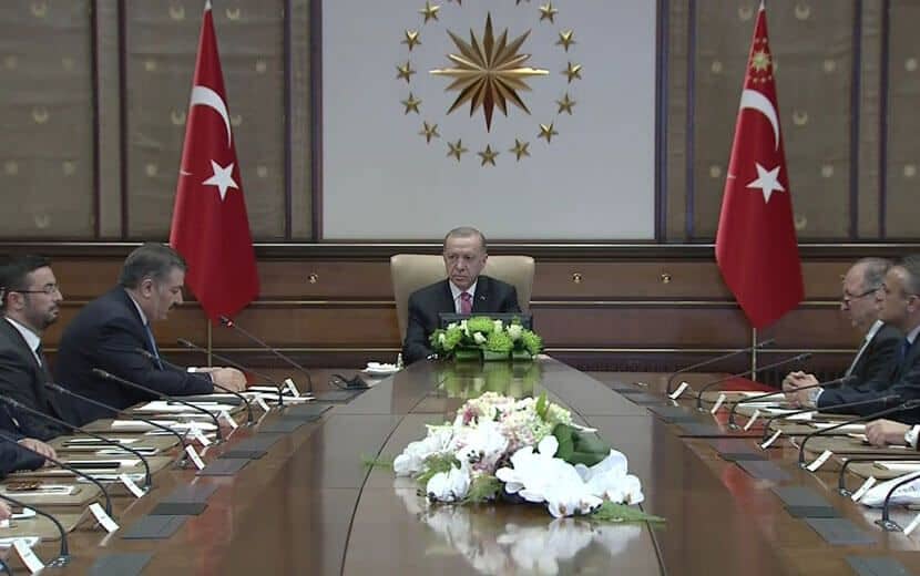 Maske Zulmü, Toplu Taşıma ve Hastanelerde Devam Edecek