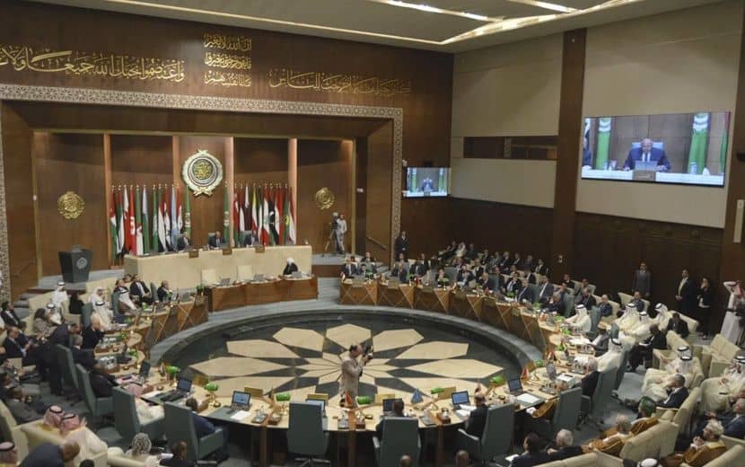 Arap Rejimleri, Şam Kasabı İçin Devrede: Esed Rejmi, Arap Birliği’ne Kabul Edildi