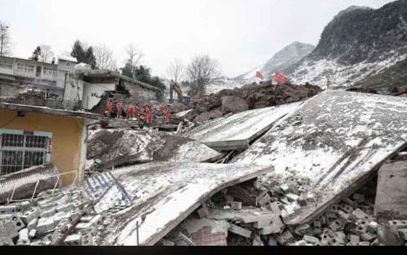 Çin-Kırgızistan Sınırında 7,1 Büyüklüğündeki Deprem Doğu Türkistan’ı Vurdu